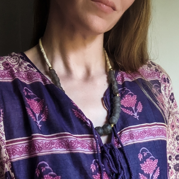 🦋LAST🦋 NWT Ink & Alloy Taupe Graduating Beaded Necklace - Picture 5 of 5